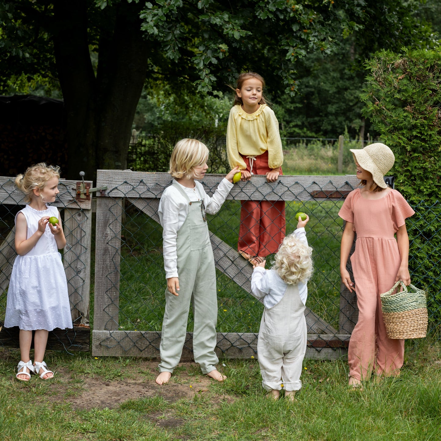 leichte Latzhose Kinder