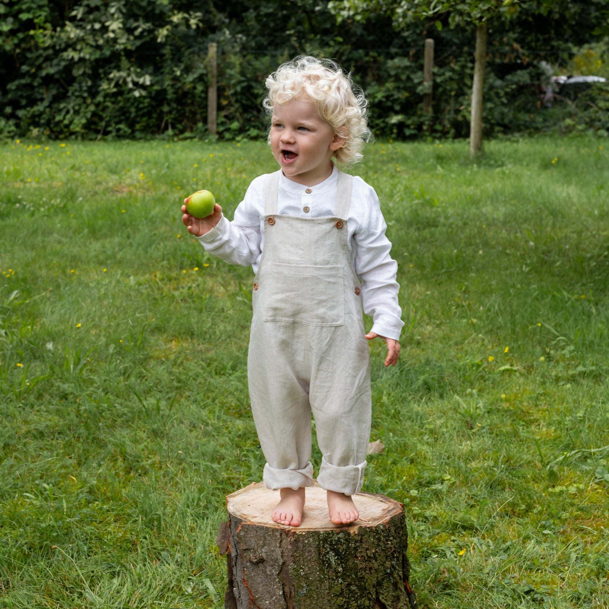 leichte Latzhose Kinder sand