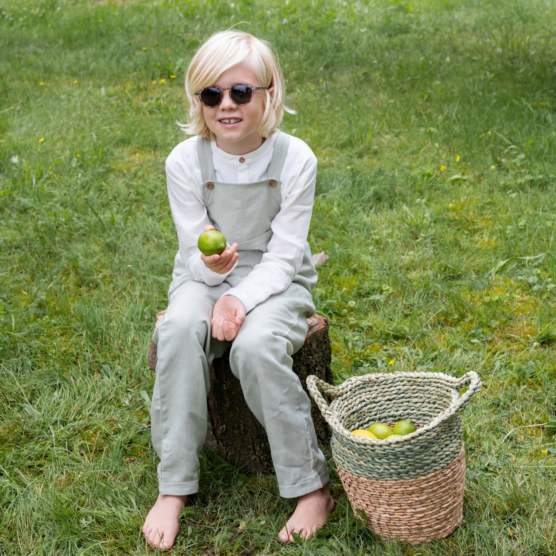 leichte Latzhose Kinder grün