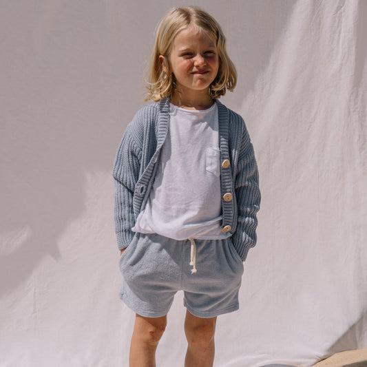 Jungen T-shirt mit Leinen